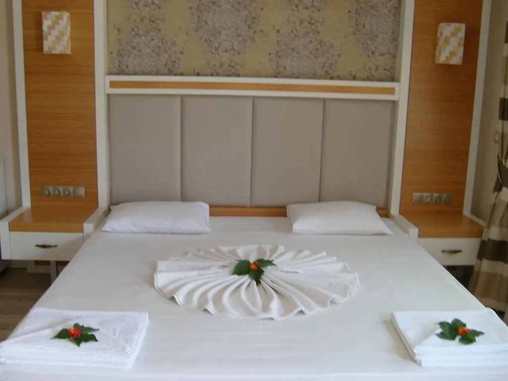 Simin Hotel Akyarlar 4*,  Turquía